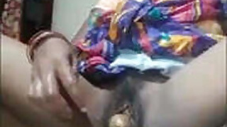 Horny Odia Bhabhi her pussy with vegetables