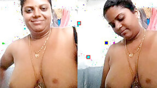 Horny Mallu Auntie Showing Her Big Tits