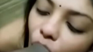 Desi girl ki sucking cock video