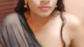 Desi Slim Girl In Saree Cam Show