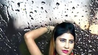 Indian girl fucks with detached face poses with yellow sari and opens boobs