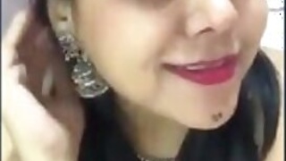 Desi bhabi showing her beautiful boobs