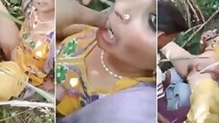 Beautiful Bihar auntie fucks two local guys outdoors! Indian new mms sex