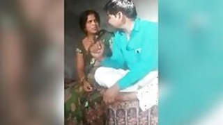 Indian slutty XXX lady has sex with local MMS customer