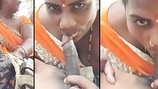 New desi MMC, Indian auntie gives hot blowjob to country boy for money outdoors