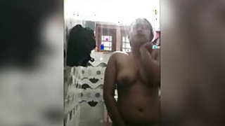 Caught a slutty lady masturbating fast in the shower, desi mms scandal