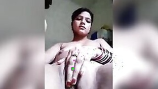 Desi Bhabhi has fun XXX, not knowing that the video will be leaked