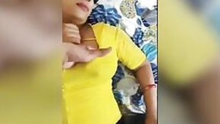 Desi Bhabhi with lush lips captures home porn on camera