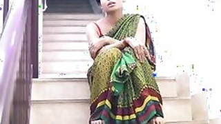Damn hot Indian chick banging her boyfriend XXX