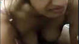 Desi Girl likes sucking cock