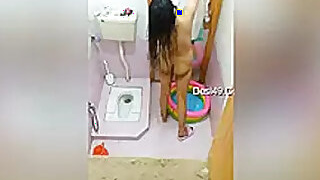 Today's Exclusive Hot Image of Desi Girl Bathing in the Bathtub Captured by Hidden Camera