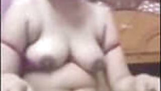 Desi Girl Shows Nudity Live