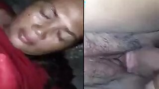 Mature Indian woman fucks hot MMS video
