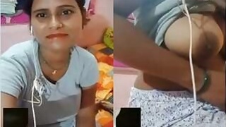 Horny Desi Bhabhi shows her tits and pussy Video call part 1