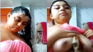 Desi Girl Records Her Bathing Video