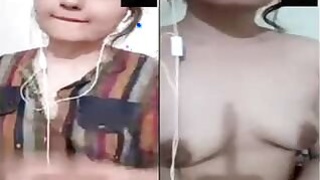 Paki Girl Shows Her Boobs