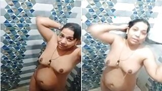 Desi Bhabhi Bathing Part 2