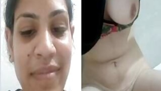 Desi Girl Shows Tits and Pussy