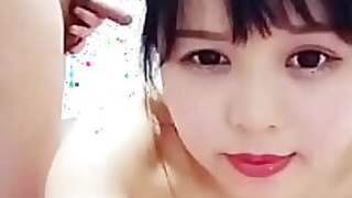 Amateur Chinese Girl Masturbates On Webcam